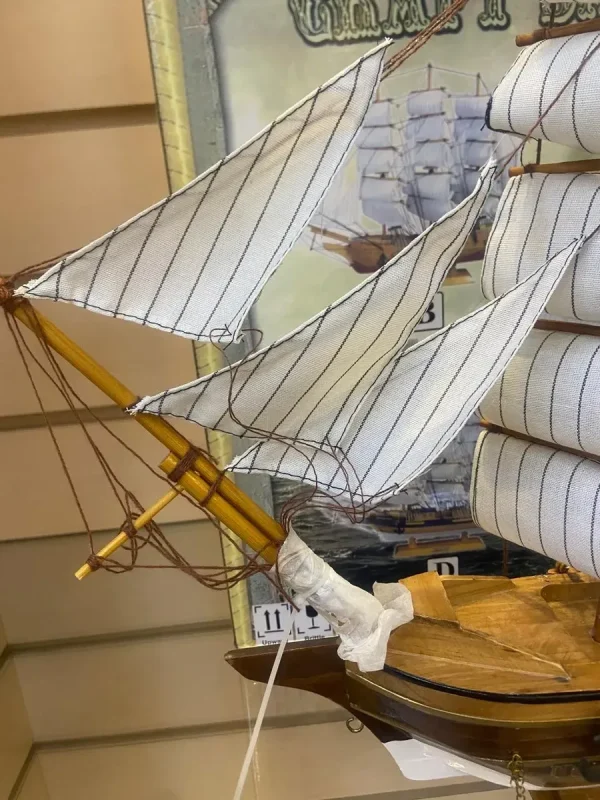 Barco Navio Veleiro Madeira Miniatura Especial