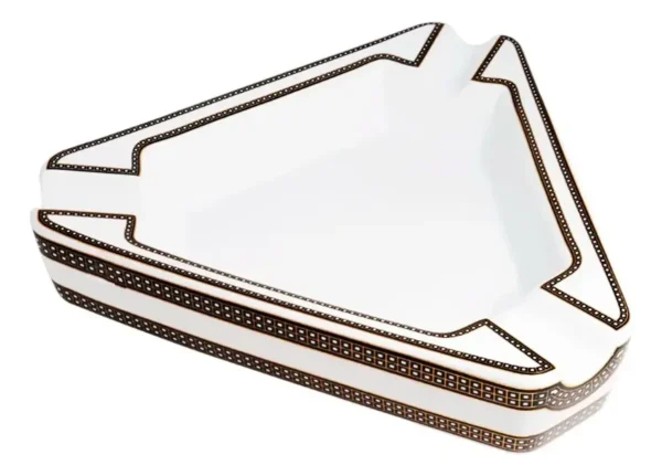 Cinzeiro Para Charuto Triangular  Cor Branco