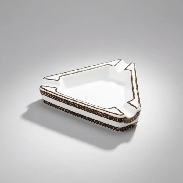 Cinzeiro Para Charuto Triangular  Cor Branco