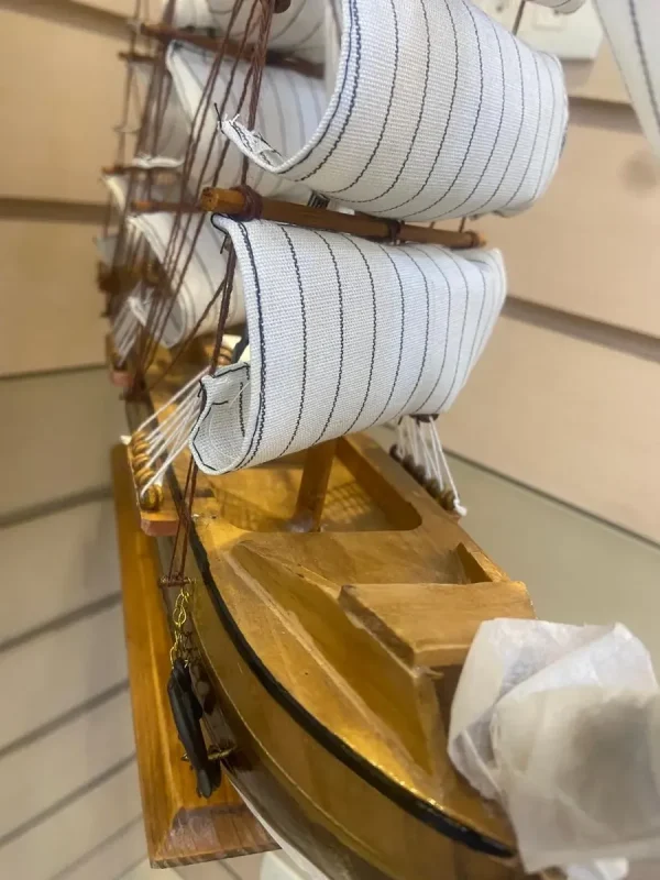 Barco Navio Veleiro Madeira Miniatura Especial