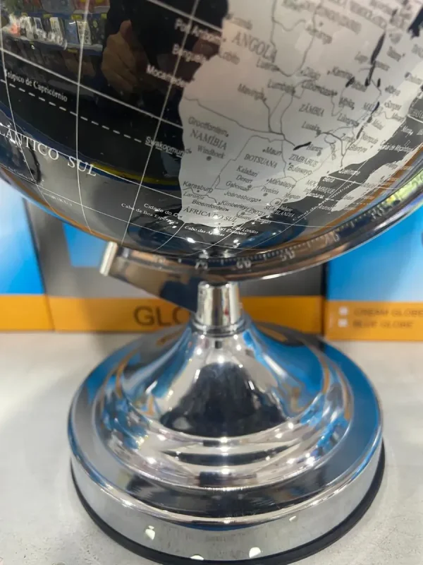 Globo Terrestre Preto Com Prata 29 Cm