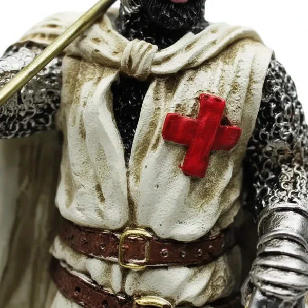 Escultura Medieval Cavaleiro Templário Com Bandeira